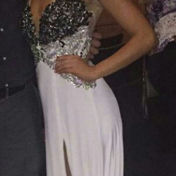 Rachel Allan - Picture 2 of 2